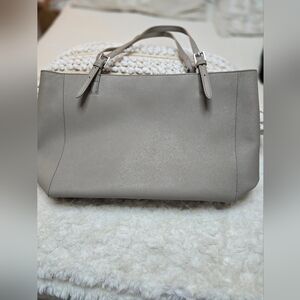 Elegant Light Grey Handbag